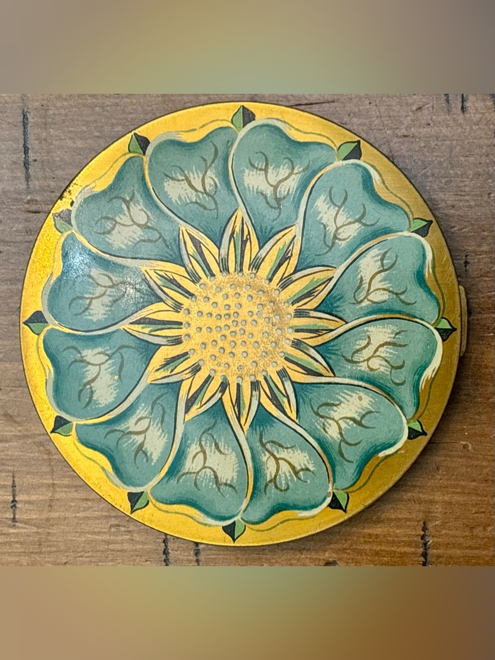 Vintage Vovan Small Hand-Painted Flower Mirrored Compact with snap closure